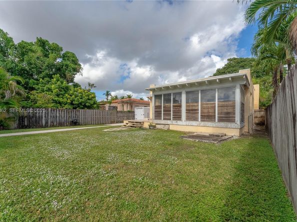 4250 SW 10th St, Miami FL 33134