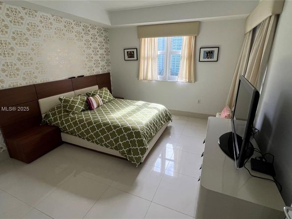 19900 E Country Club Dr 1014, Aventura FL 33180