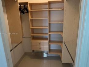 19900 E Country Club Dr 1014, Aventura FL 33180