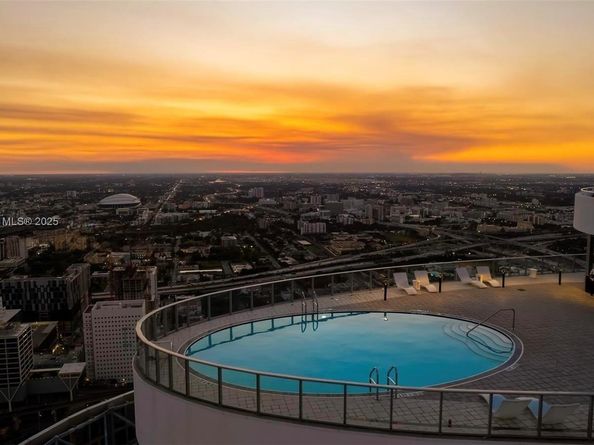 851 NE 1st Ave 3911, Miami FL 33132