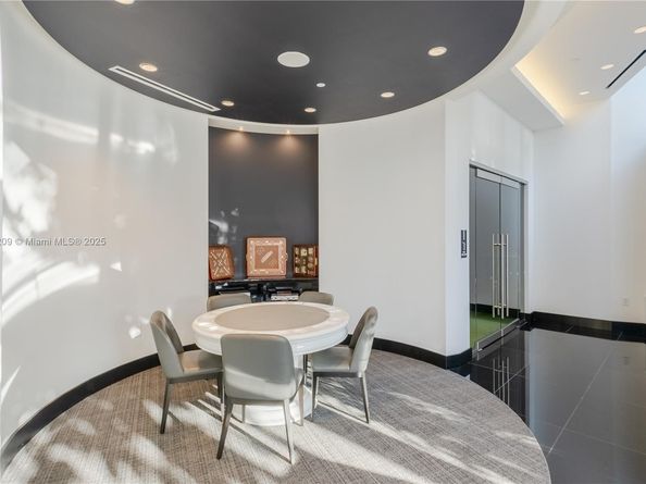 851 NE 1st Ave 3911, Miami FL 33132