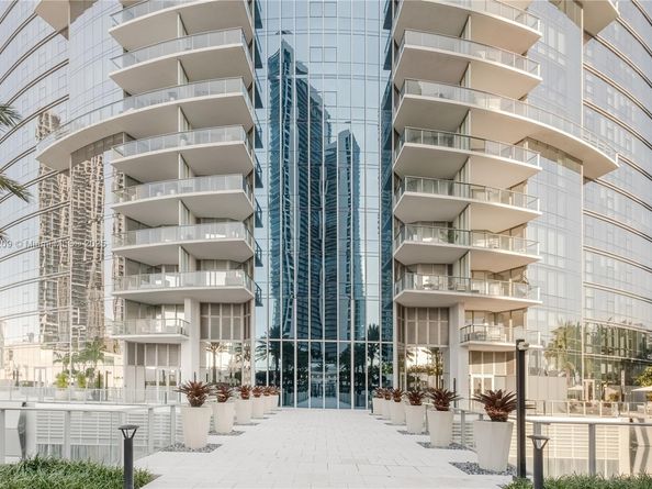 851 NE 1st Ave 3911, Miami FL 33132