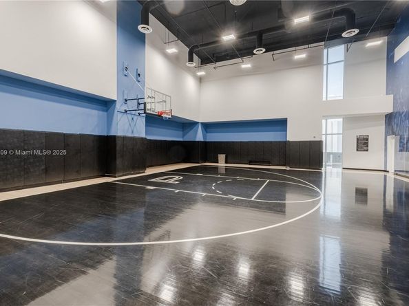 851 NE 1st Ave 3911, Miami FL 33132