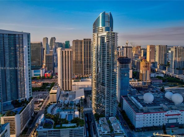 851 NE 1st Ave 3911, Miami FL 33132