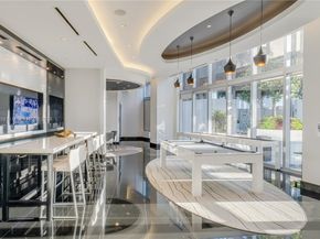 851 NE 1st Ave 3911, Miami FL 33132