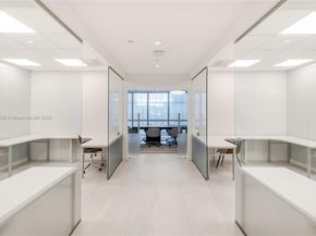 851 NE 1st Ave 3911, Miami FL 33132