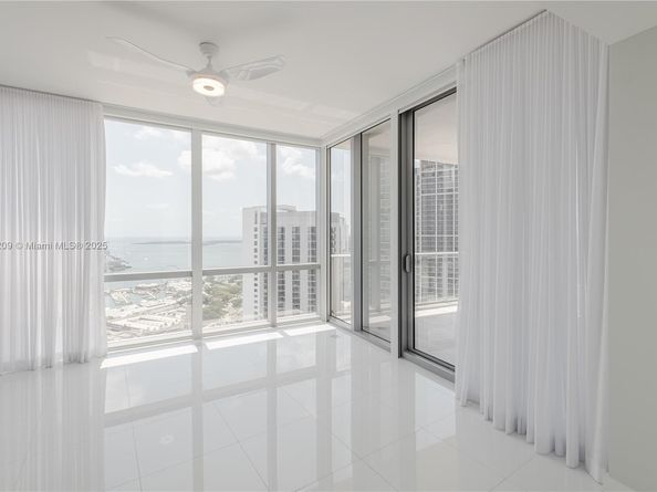 851 NE 1st Ave 3911, Miami FL 33132