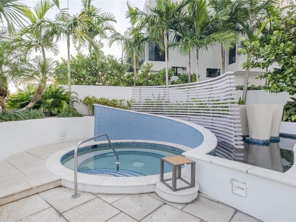 851 NE 1st Ave 3911, Miami FL 33132