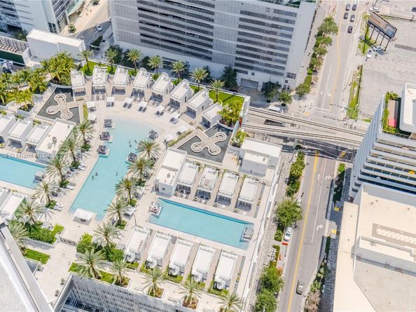 851 NE 1st Ave 3911, Miami FL 33132