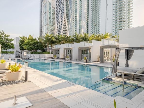 851 NE 1st Ave 3911, Miami FL 33132