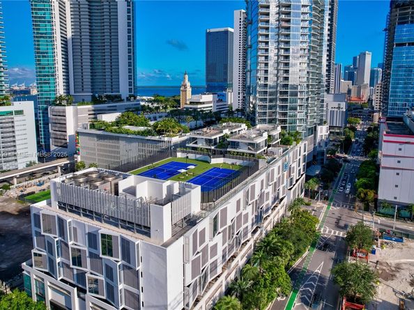 851 NE 1st Ave 3911, Miami FL 33132