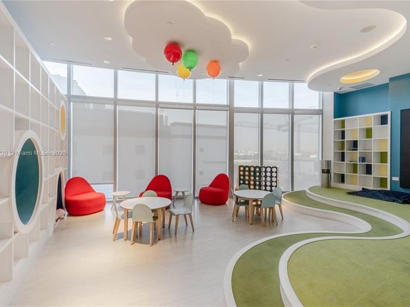 851 NE 1st Ave 3911, Miami FL 33132