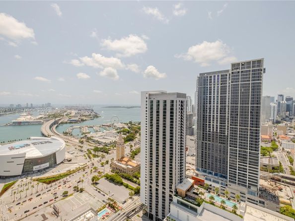 851 NE 1st Ave 3911, Miami FL 33132