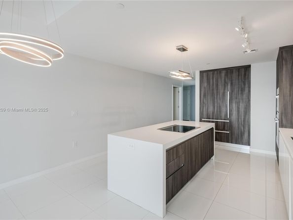 851 NE 1st Ave 3911, Miami FL 33132