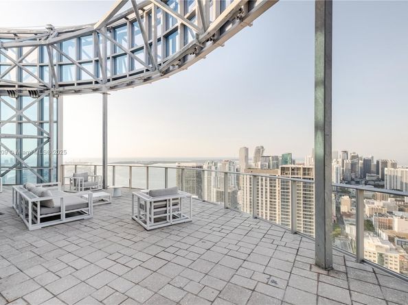 851 NE 1st Ave 3911, Miami FL 33132