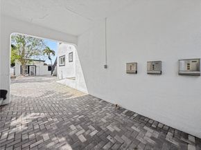 836 NW 33rd Ave, Miami FL 33125