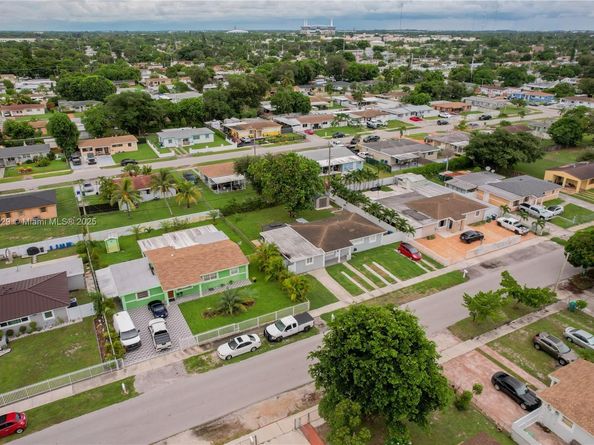 3291 NW 171st Ter, Miami Gardens FL 33056
