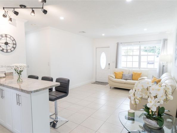 3291 NW 171st Ter, Miami Gardens FL 33056