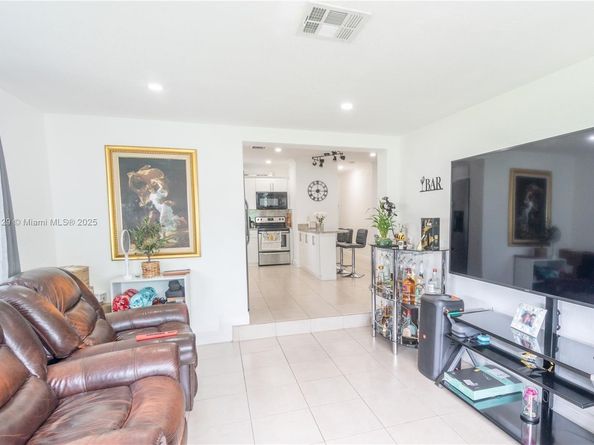 3291 NW 171st Ter, Miami Gardens FL 33056