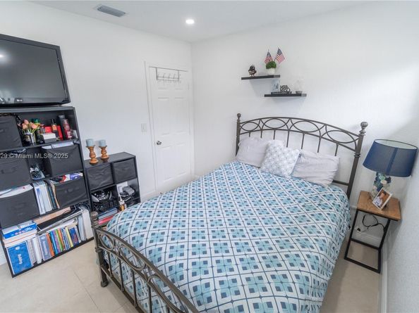 3291 NW 171st Ter, Miami Gardens FL 33056