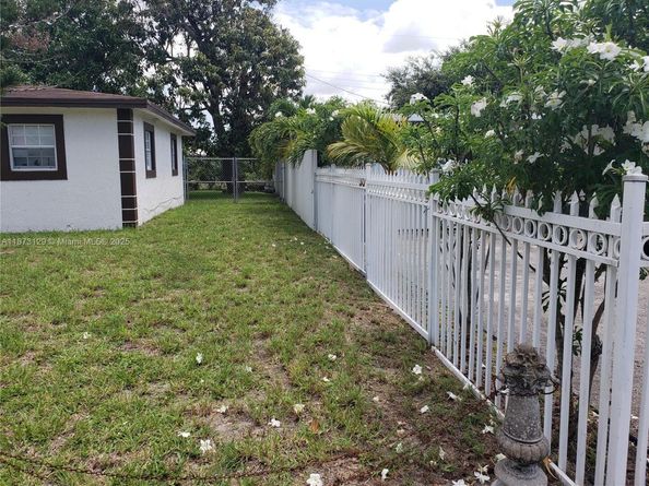 3291 NW 171st Ter, Miami Gardens FL 33056