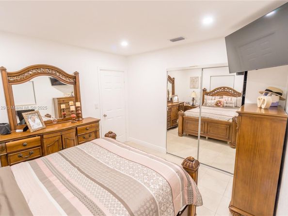 3291 NW 171st Ter, Miami Gardens FL 33056