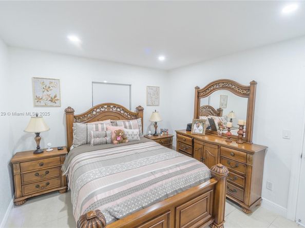 3291 NW 171st Ter, Miami Gardens FL 33056