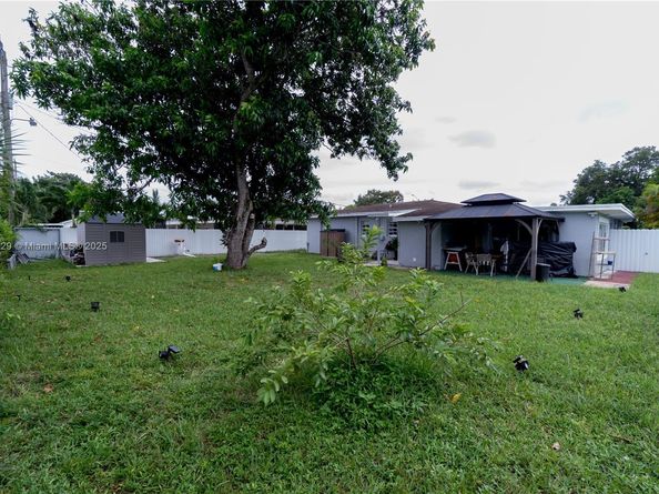 3291 NW 171st Ter, Miami Gardens FL 33056