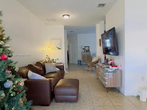 10131 NW 10th St, Miami FL 33172