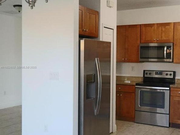 10131 NW 10th St, Miami FL 33172