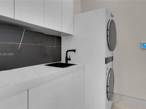 1810 NE 43rd Ct, Oakland Park FL 33308