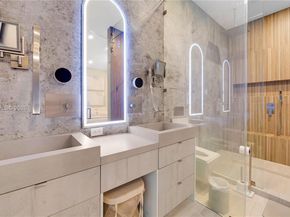 1810 NE 43rd Ct, Oakland Park FL 33308