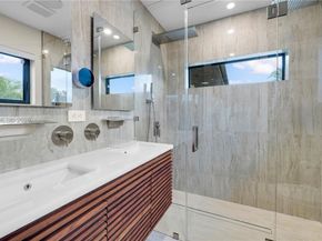 1810 NE 43rd Ct, Oakland Park FL 33308