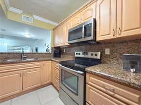1195 NW 124th Ave 2202, Miami FL 33182