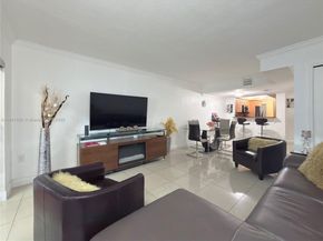 1195 NW 124th Ave 2202, Miami FL 33182