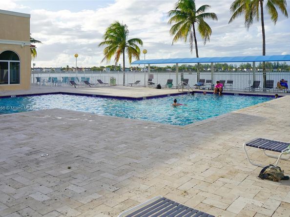 1195 NW 124th Ave 2202, Miami FL 33182