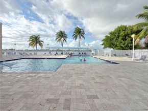 1195 NW 124th Ave 2202, Miami FL 33182