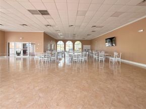 1195 NW 124th Ave 2202, Miami FL 33182