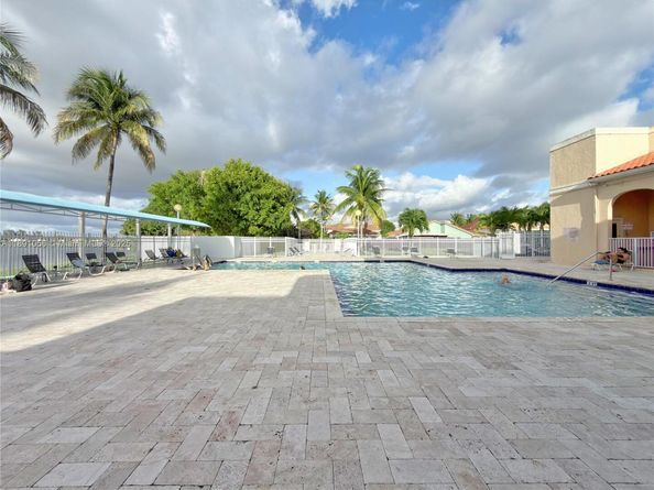 1195 NW 124th Ave 2202, Miami FL 33182