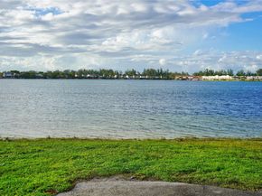 1195 NW 124th Ave 2202, Miami FL 33182