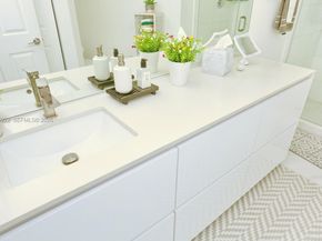 3530 Mystic Pointe Dr 2807, Aventura FL 33180