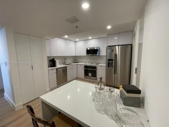 1717 N Bayshore Dr A1231, Miami FL 33132