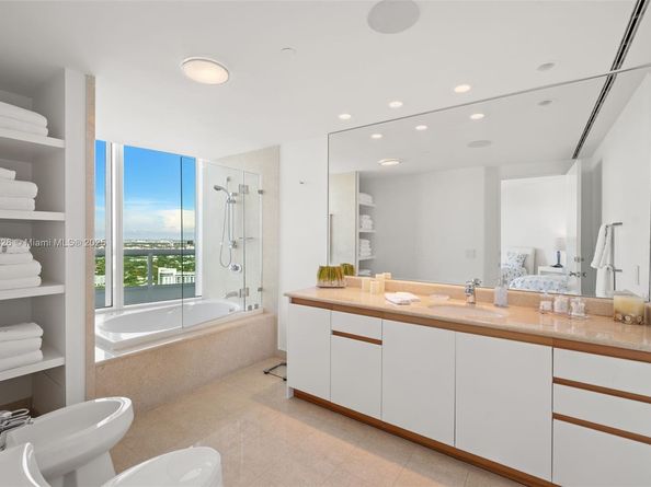 1643 Brickell Ave 4102, Miami FL 33129