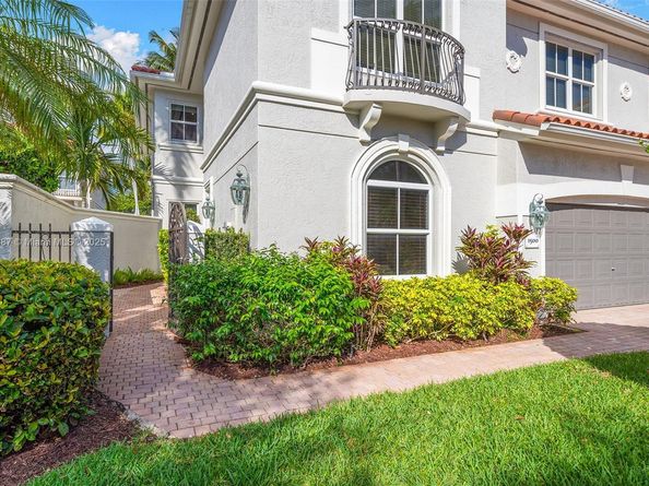 1500 Shoreline Way, Hollywood FL 33019