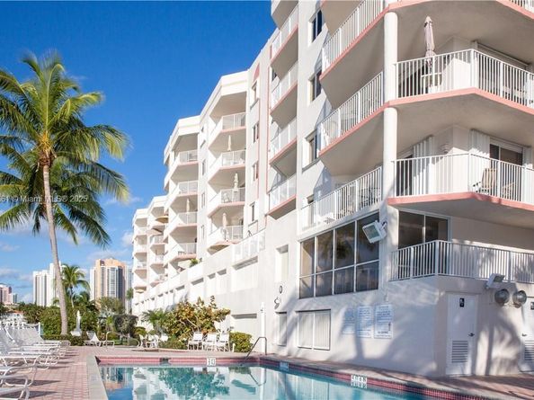 18260 N Bay Rd 516, Sunny Isles Beach FL 33160