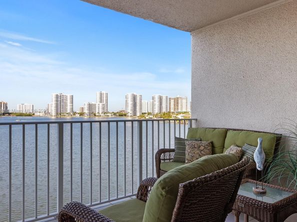 18260 N Bay Rd 516, Sunny Isles Beach FL 33160