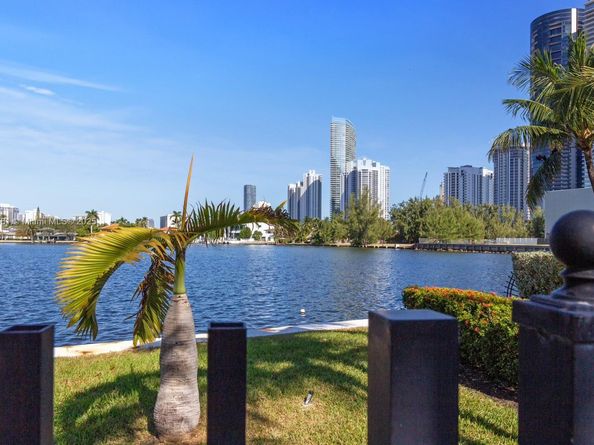 18260 N Bay Rd 516, Sunny Isles Beach FL 33160