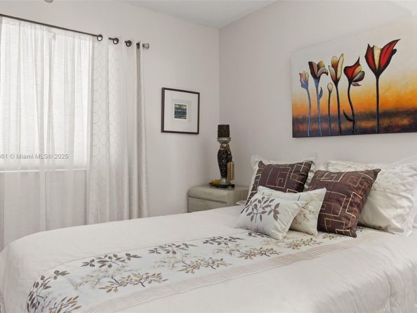18260 N Bay Rd 516, Sunny Isles Beach FL 33160