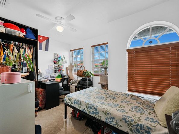 525 SW 68th Ave, Miami FL 33144