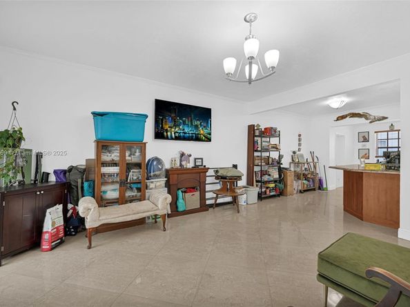 525 SW 68th Ave, Miami FL 33144